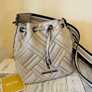 Michael Kors Peyton bucket bag quilted leather